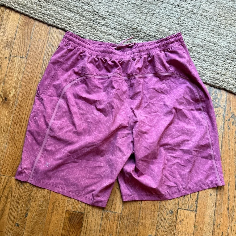 lululemon Men’s Pace Breaker Shorts 9” size: XL